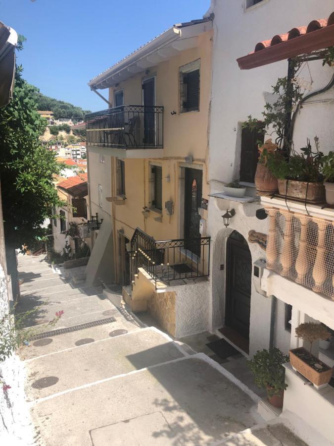 Ferienwohnung Blaue Welle Haus Parga Exterior foto