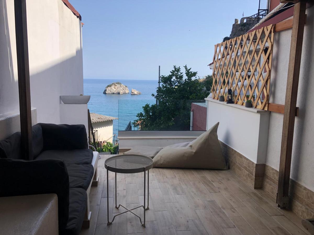Ferienwohnung Blaue Welle Haus Parga Exterior foto